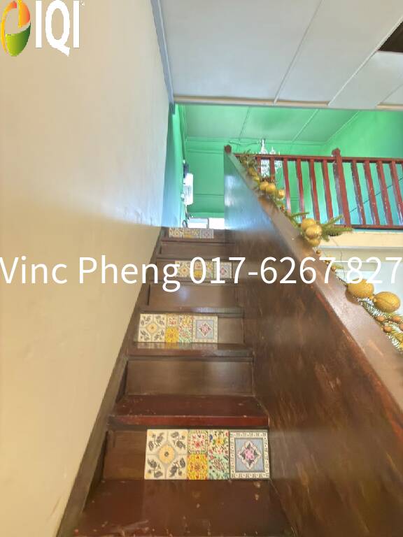 HIGH VISIBILITY Jonker Walk 1st & 2nd Floor Shop For Rent image