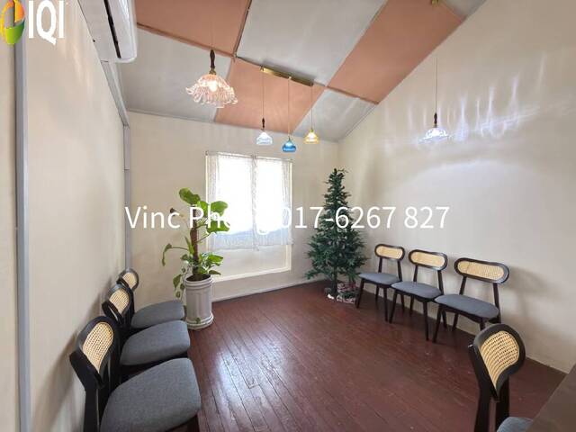 HIGH VISIBILITY Jonker Walk 1st & 2nd Floor Shop For Rent image