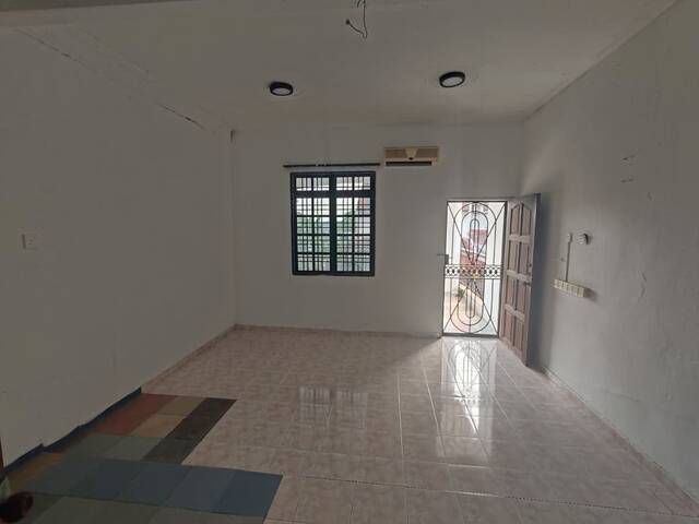 Taman Bukit Perdana 2 Sty Medium Cost,Renovated,Extend,Batu Pahat image