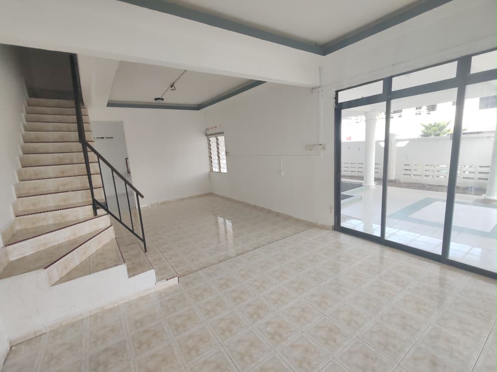 Taman Bukit Perdana 2 Sty Medium Cost,Renovated,Extend,Batu Pahat image