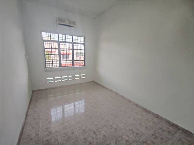 Taman Bukit Perdana 2 Sty Medium Cost,Renovated,Extend,Batu Pahat image