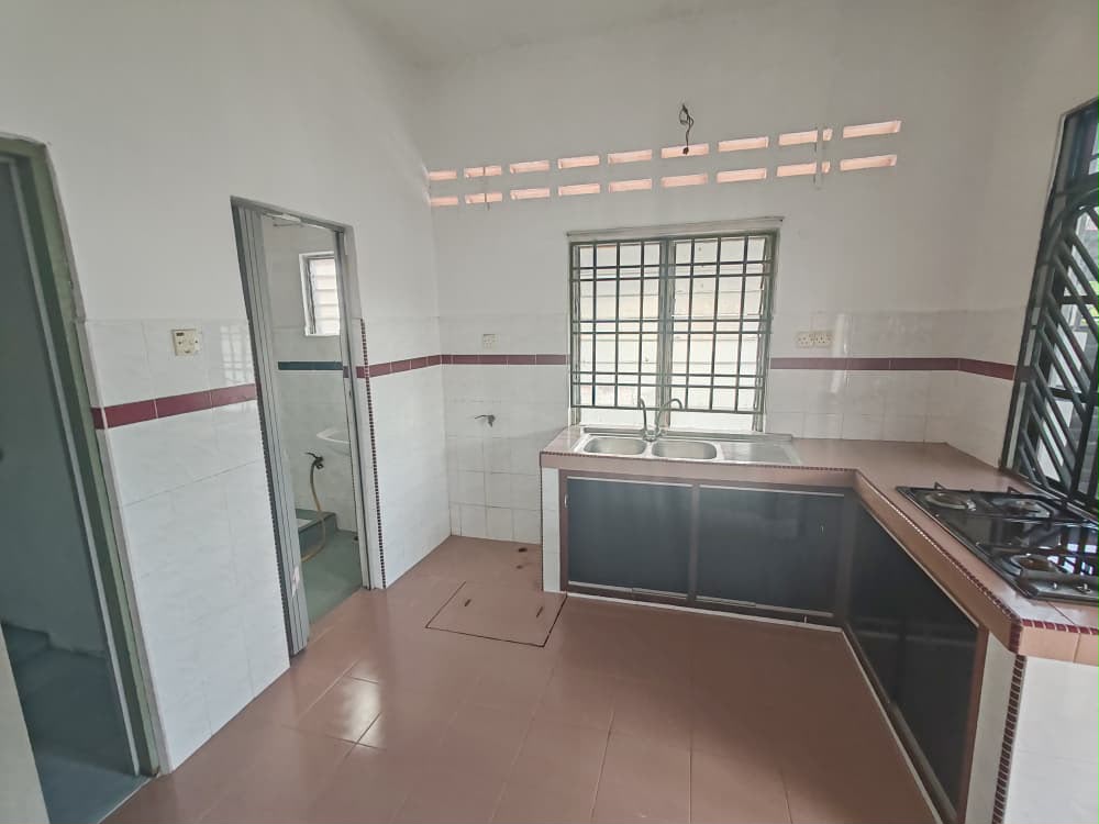 Taman Bukit Perdana 2 Sty Medium Cost,Renovated,Extend,Batu Pahat image