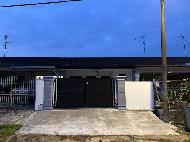 Taman Teratai 1 Sty Low Cost,Jalan Lumpit,Skudai,Renovated,Extend image