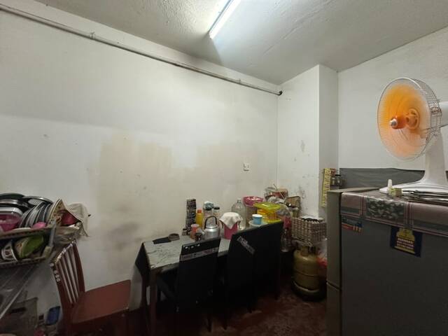 Megah Ria Medium Cost Flat,Jalan Cenderai,Masai,Level 1,Full Loan image