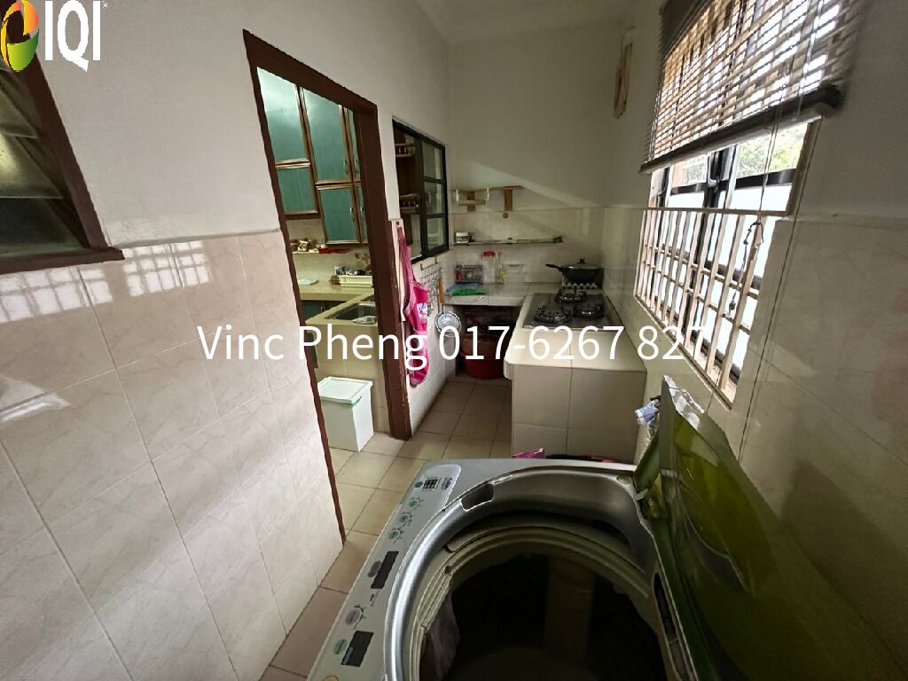 FULLY EXTENDED SPACIOUS 4R3B Double Storey Terrace @ Semabok Jaya image
