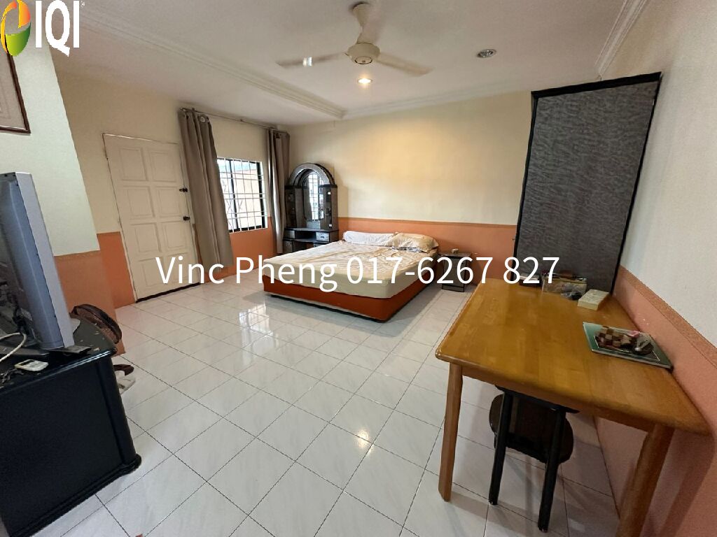 FULLY EXTENDED SPACIOUS 4R3B Double Storey Terrace @ Semabok Jaya image