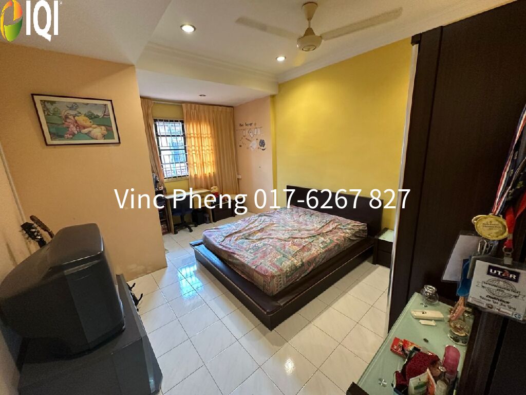 FULLY EXTENDED SPACIOUS 4R3B Double Storey Terrace @ Semabok Jaya image
