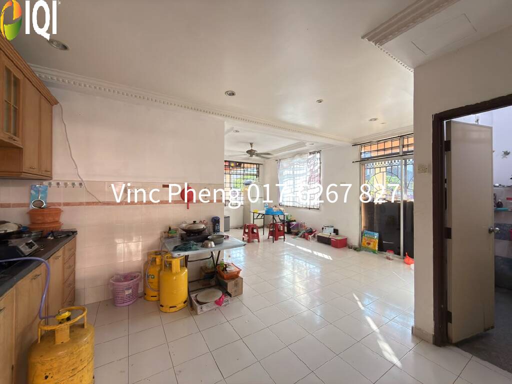 SPACIOUS CORNER LOT Terrace with HUGE LAND @ Taman Merdeka image