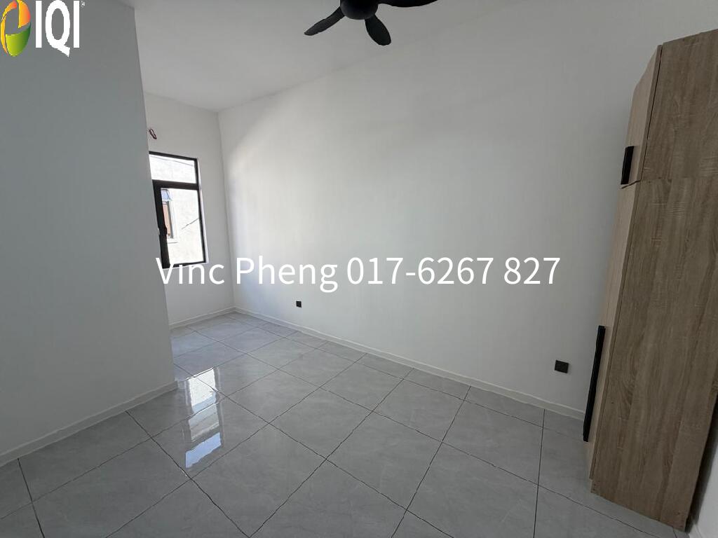 BRAND NEW With SMART LOCK Terrace @ iMolek Pengkalan Impian image