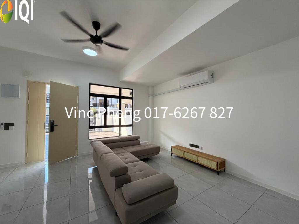 BRAND NEW With SMART LOCK Terrace @ iMolek Pengkalan Impian image