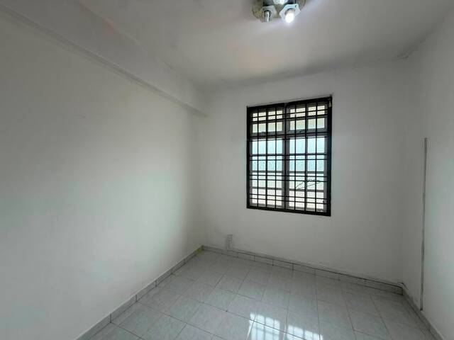 Taman Bukit Tiram 2 Sty Terrace Corner Lot,Jalan Soga,Ulu Tiram,Renovated image