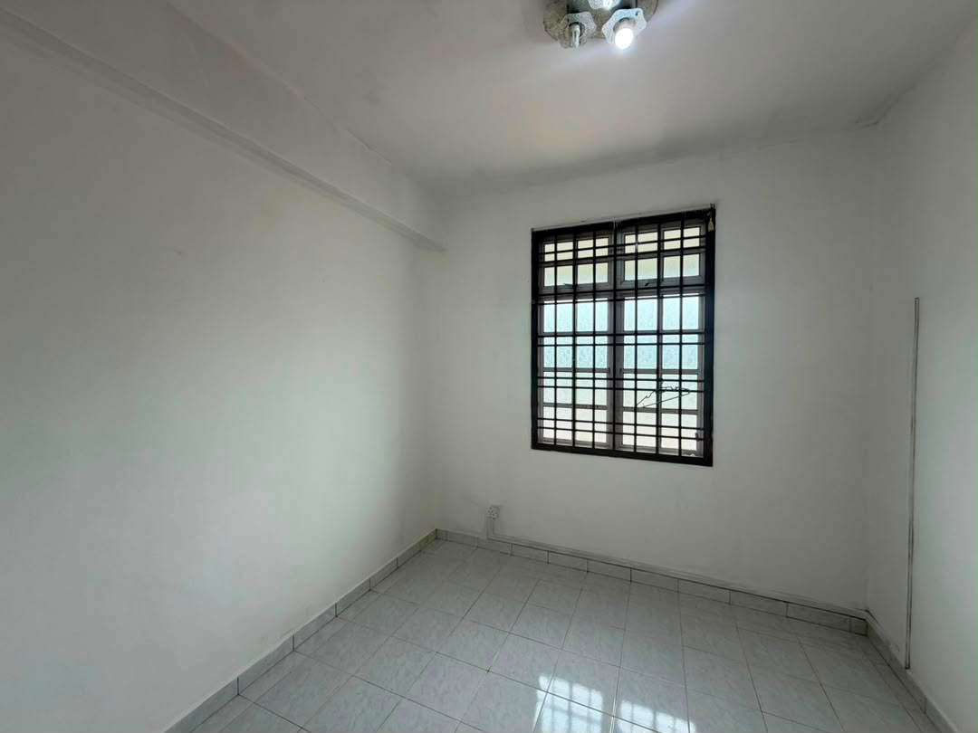 Taman Bukit Tiram 2 Sty Terrace Corner Lot,Jalan Soga,Ulu Tiram,Renovated image
