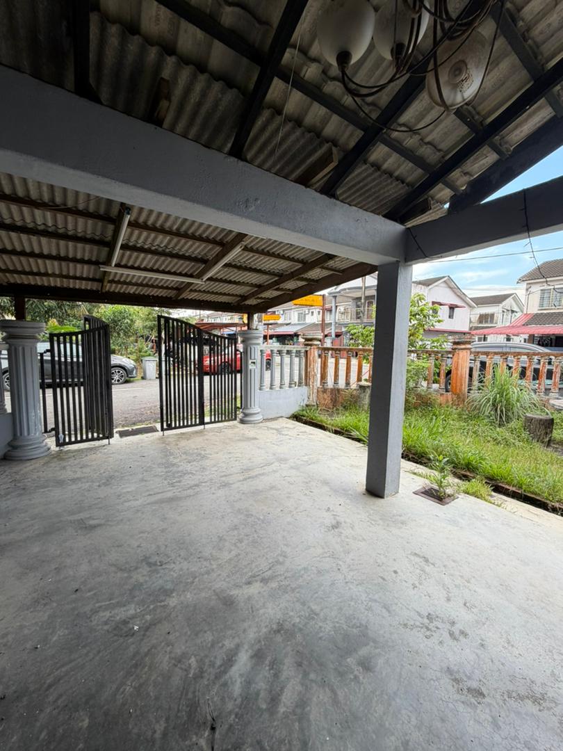 Taman Cahaya Masai 2 Sty Medium Cost Corner Lot,Full Loan,Unblock image