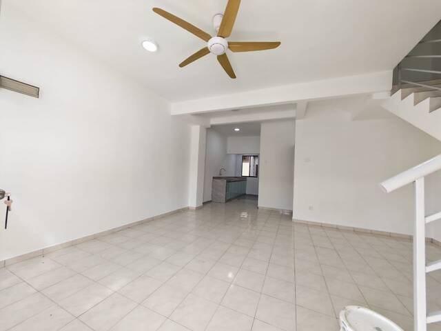 Taman Nusantara 2 Sty Medium Cost,Jalan Nusaria,Gelang Patah,Renovated photo