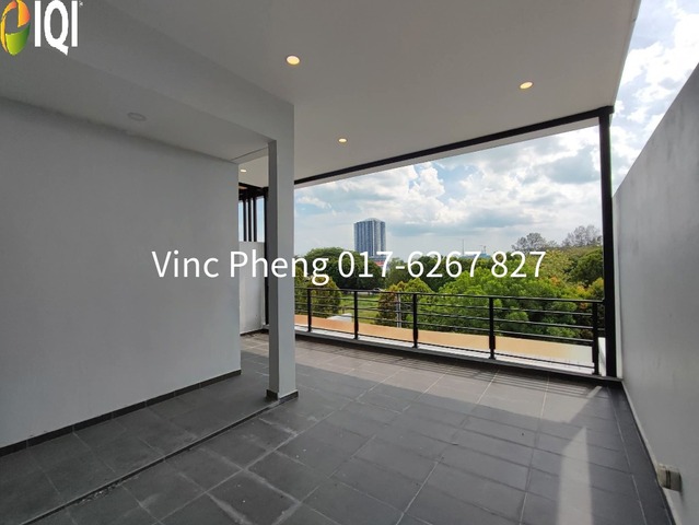 MODERN RENOVATED 2.5 Storey Terrace near TARCOR PARK @ Limbongan Indah image
