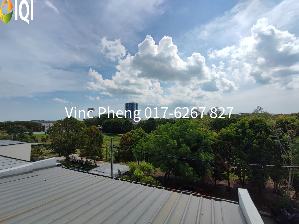 MODERN RENOVATED 2.5 Storey Terrace near TARCOR PARK @ Limbongan Indah image