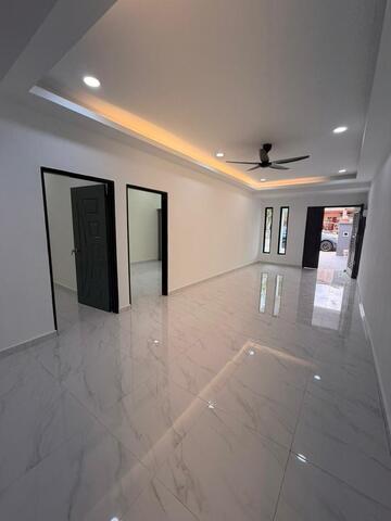 Taman Sri Skudai 1 Sty Terrace,Jalan Emas,Skudai,Bumi Lot,Fully Renovated image