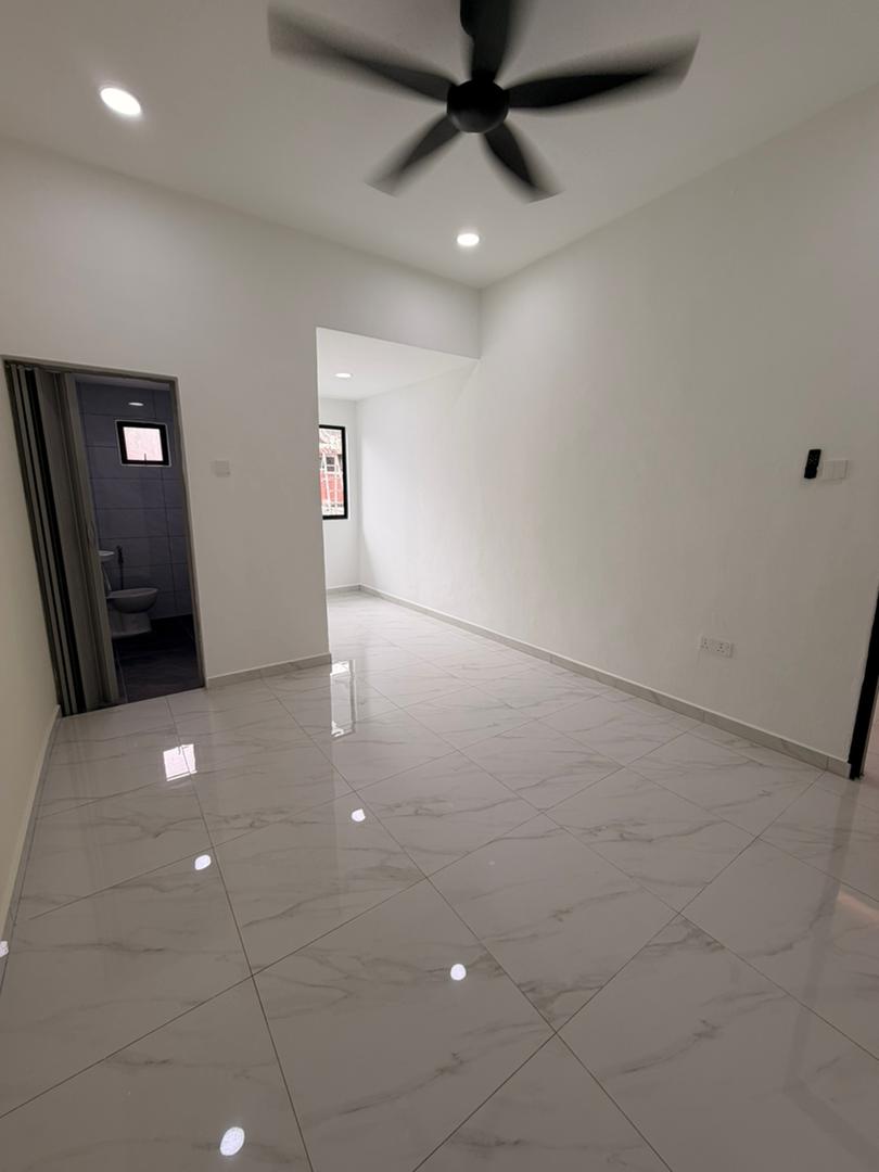 Taman Sri Skudai 1 Sty Terrace,Jalan Emas,Skudai,Bumi Lot,Fully Renovated image