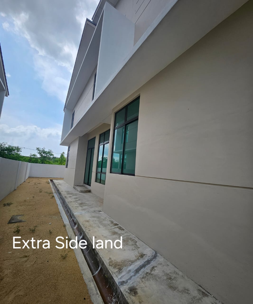 DOUBLE STOREY SEMI-DETACHED HOUSE  image