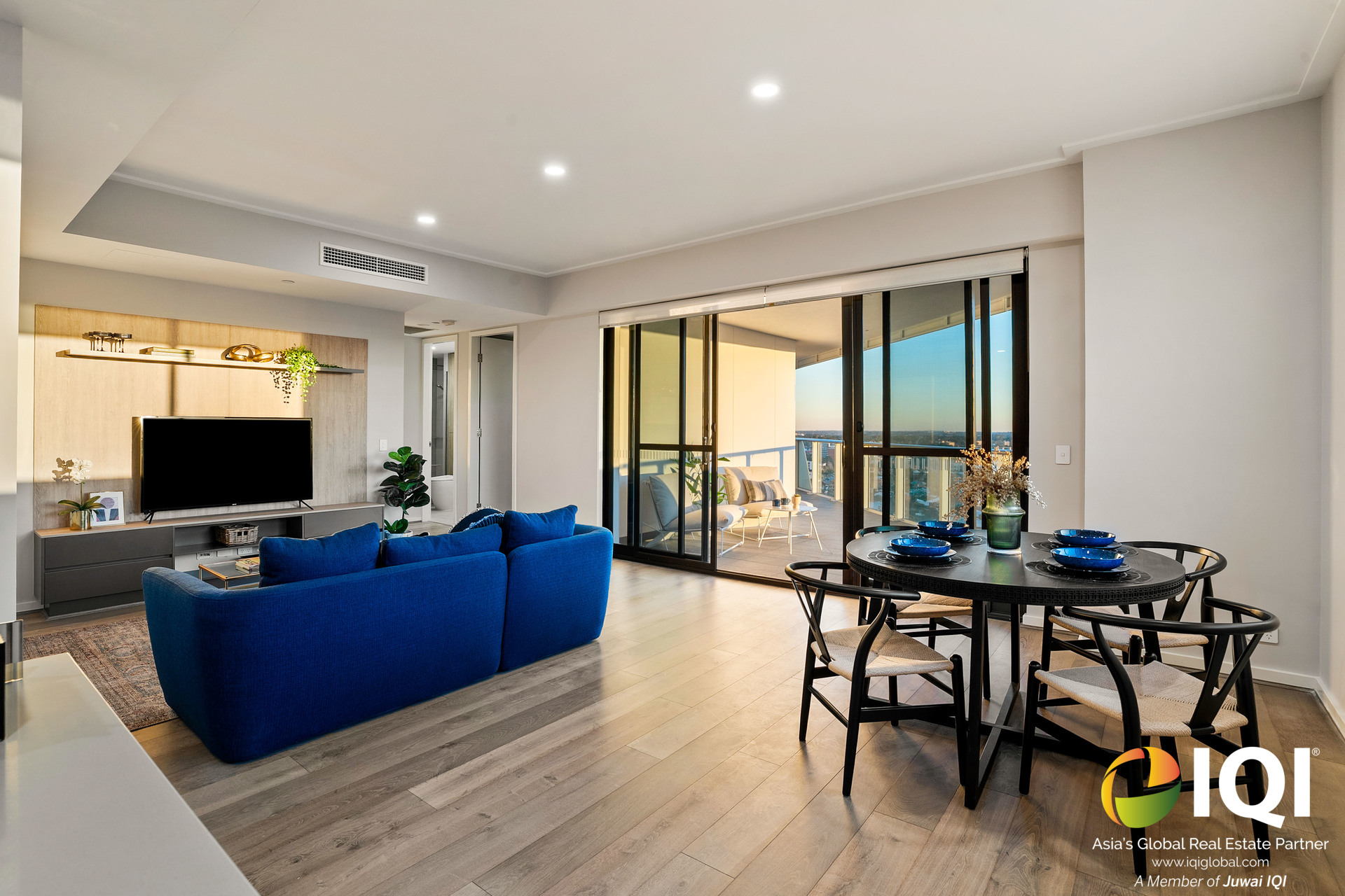 A Front Row Seat To Burswood's Golden Hour image