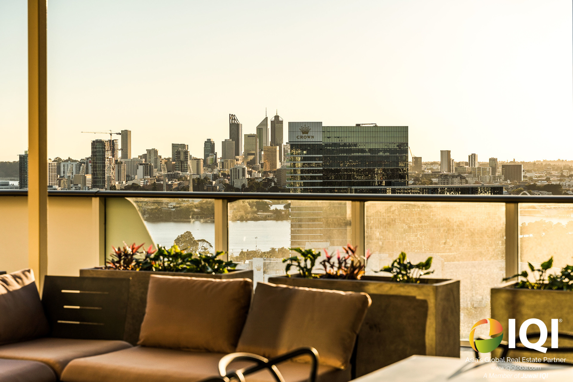 A Front Row Seat To Burswood's Golden Hour image