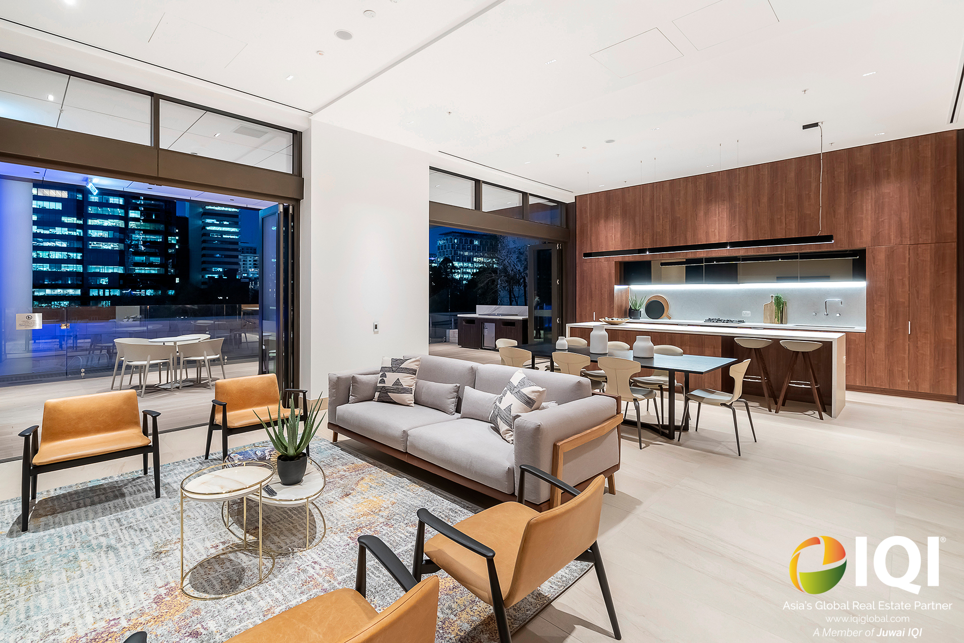 Premium Riverside Apartment Living Right At Elizabeth Quay! image