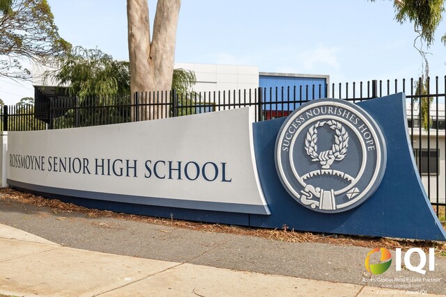 Exclusive Double Storey House in Rossmoyne High School Zone image