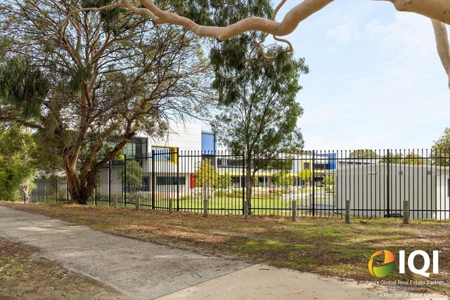 Exclusive Double Storey House in Rossmoyne High School Zone image