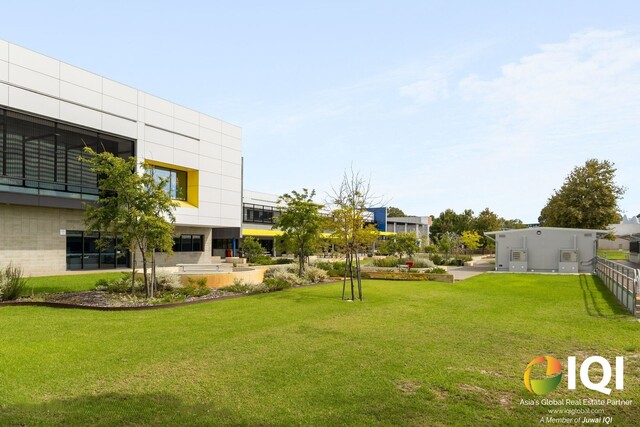Exclusive Double Storey House in Rossmoyne High School Zone image