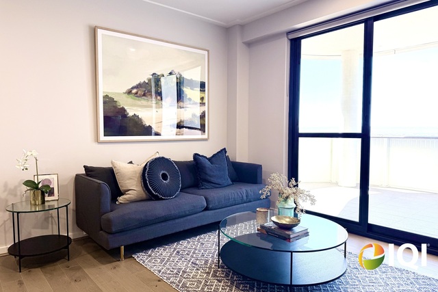 Sophisticated Urban Living with Sunrise Views image
