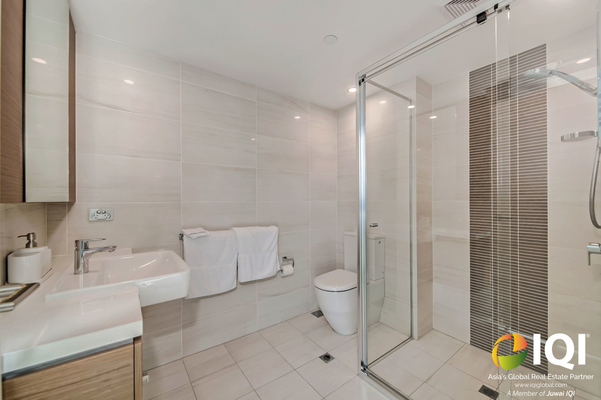 Luxury Apartment for Sale at Iconic Adagio Building! image