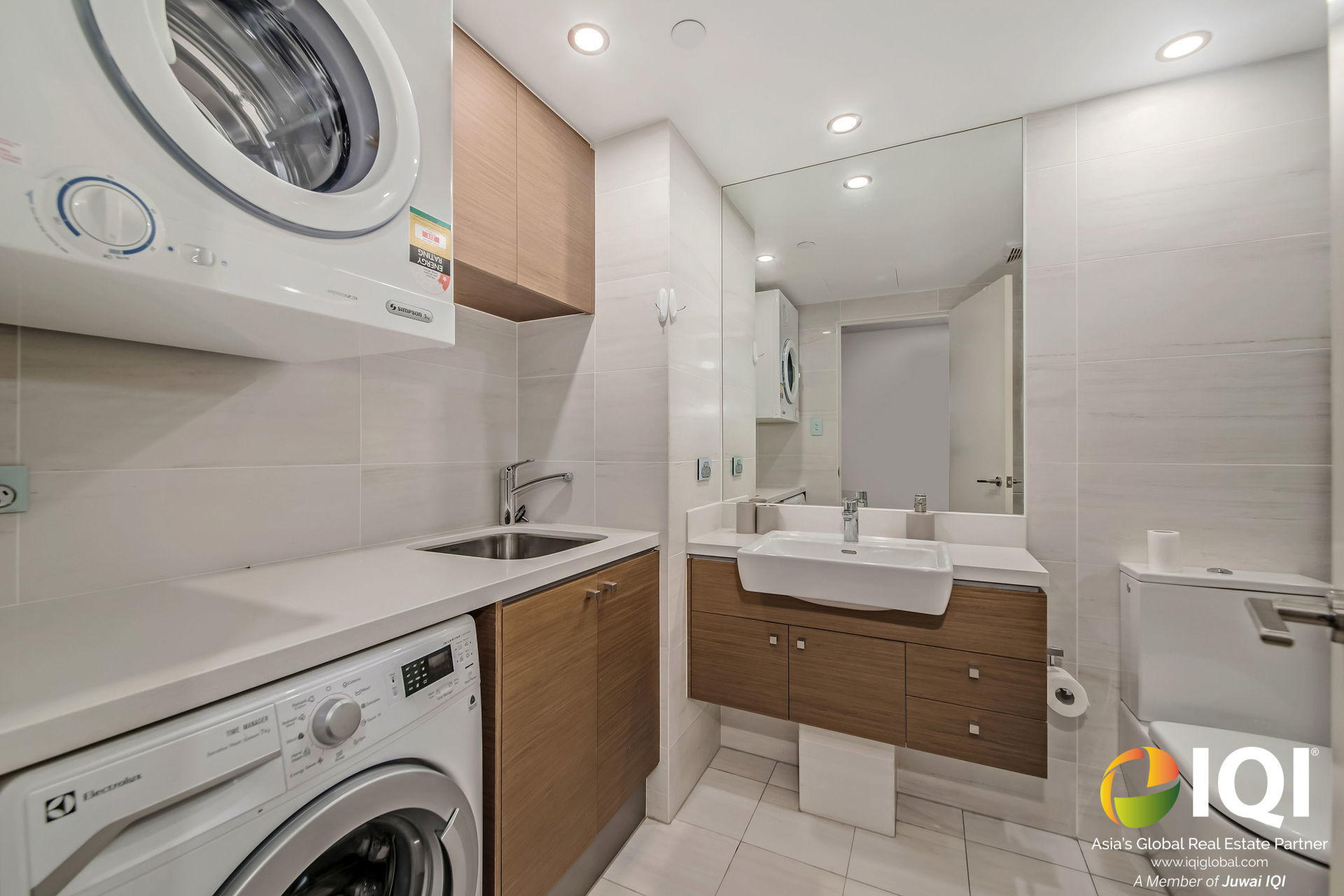Luxury Apartment for Sale at Iconic Adagio Building! image