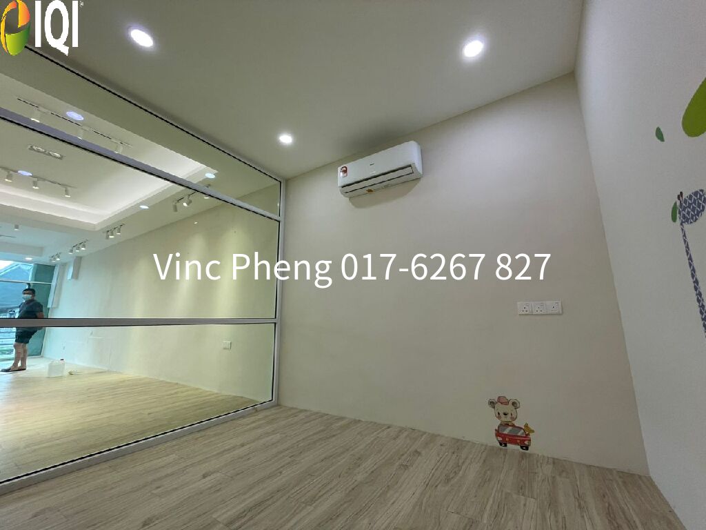 MOVE-IN READY 1st Floor Shoplot @ Kota Laksamana Jaya  image
