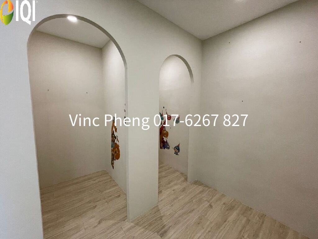 MOVE-IN READY 1st Floor Shoplot @ Kota Laksamana Jaya  image