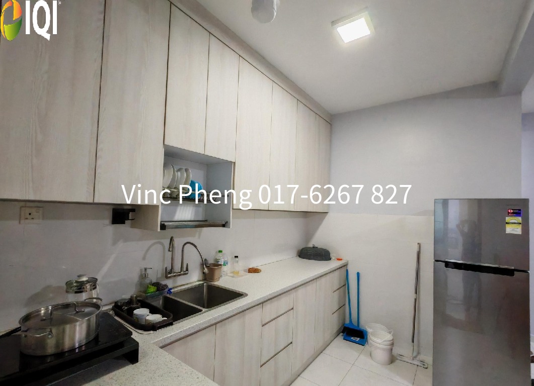 HIGH FLOOR 3R2B FULLY FURNISED Condo @ The Heights Ayer Keroh image