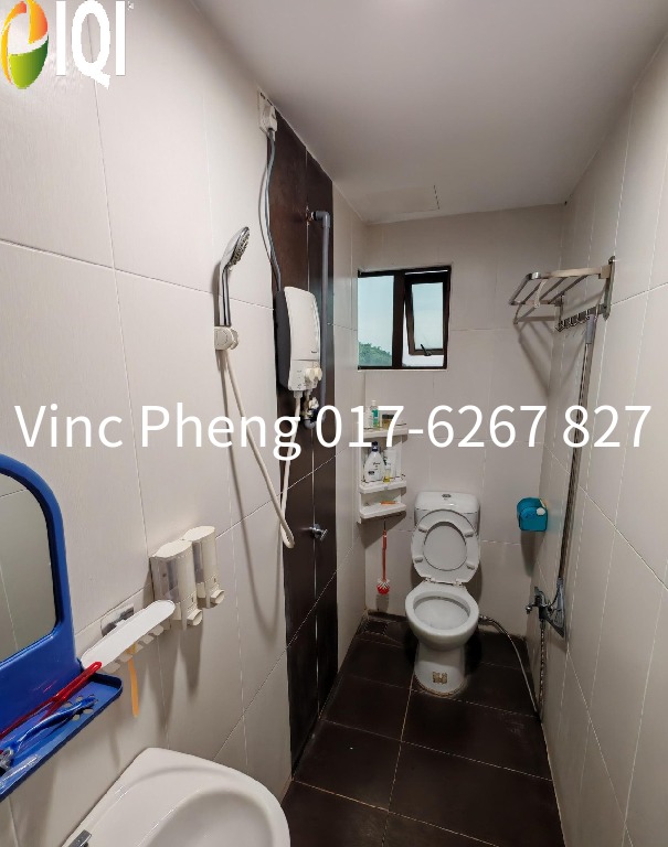 HIGH FLOOR 3R2B FULLY FURNISED Condo @ The Heights Ayer Keroh image
