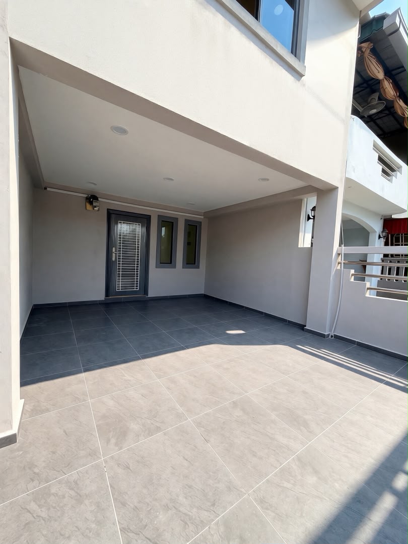 Taman Daya 2 Sty Low Cost,Jalan Pinang,Johor Bahru,Renovated,Extend image