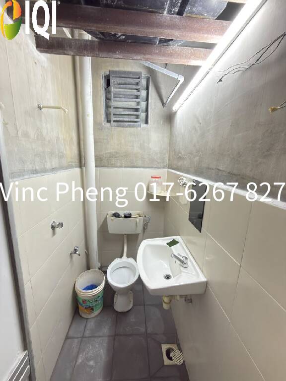 INVESTMENT DEAL! 3-Storey Freehold Warehouse @ Krubong image