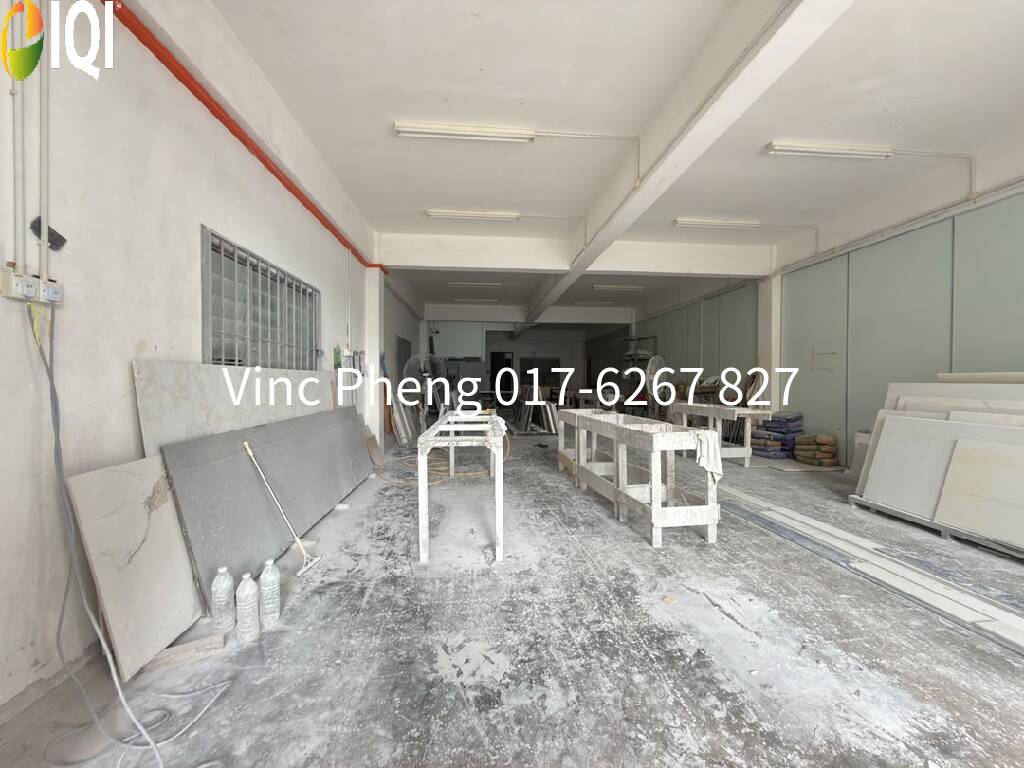 INVESTMENT DEAL! 3-Storey Freehold Warehouse @ Krubong image