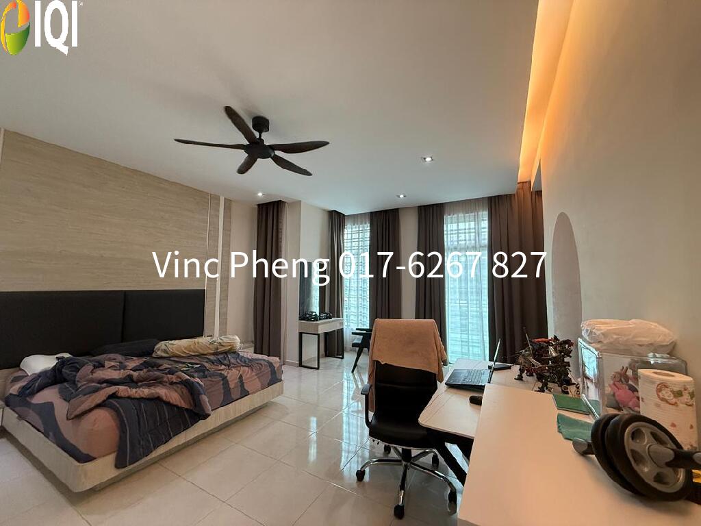 BELOW BANK VALUE! SPACIOUS 24x80 Terrace @ Tanjung Minyak   image