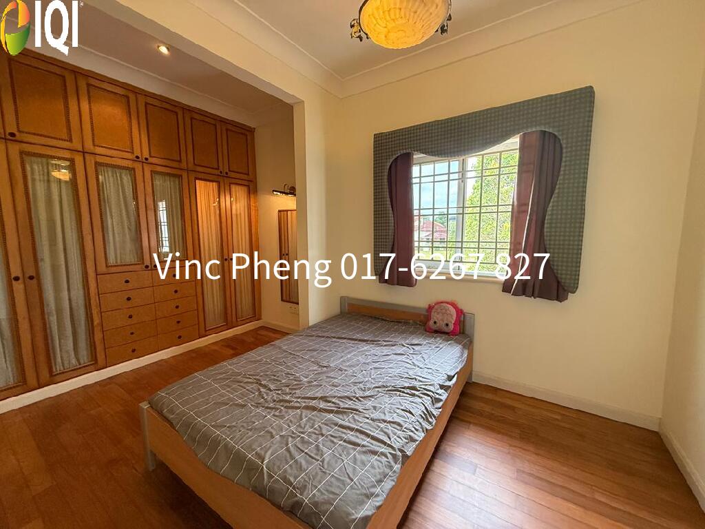 SPACIOUS Bungalow With SWIMMING POOL @ Ozana Villa Ayer Keroh image