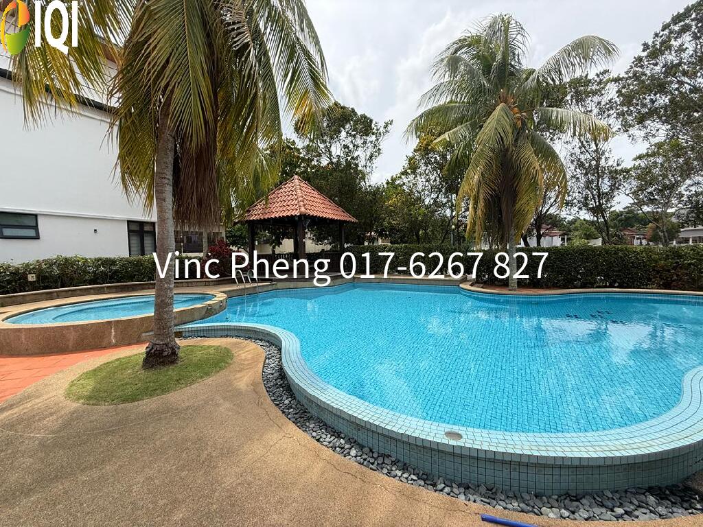 SPACIOUS Bungalow With SWIMMING POOL @ Ozana Villa Ayer Keroh image