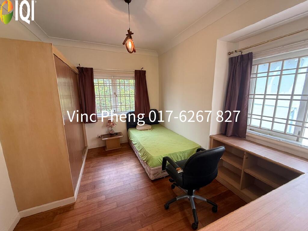SPACIOUS Bungalow With SWIMMING POOL @ Ozana Villa Ayer Keroh image