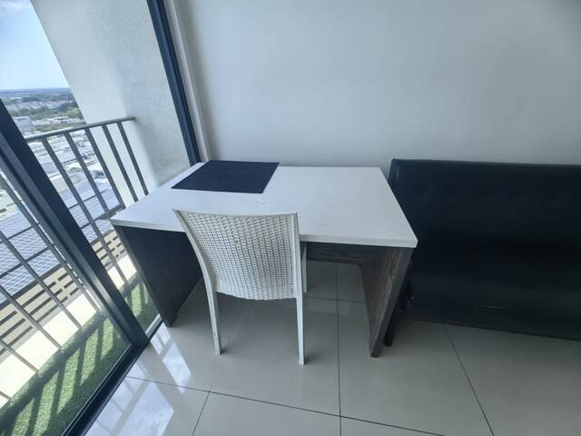 Trefoil Service Residence, Setia City image