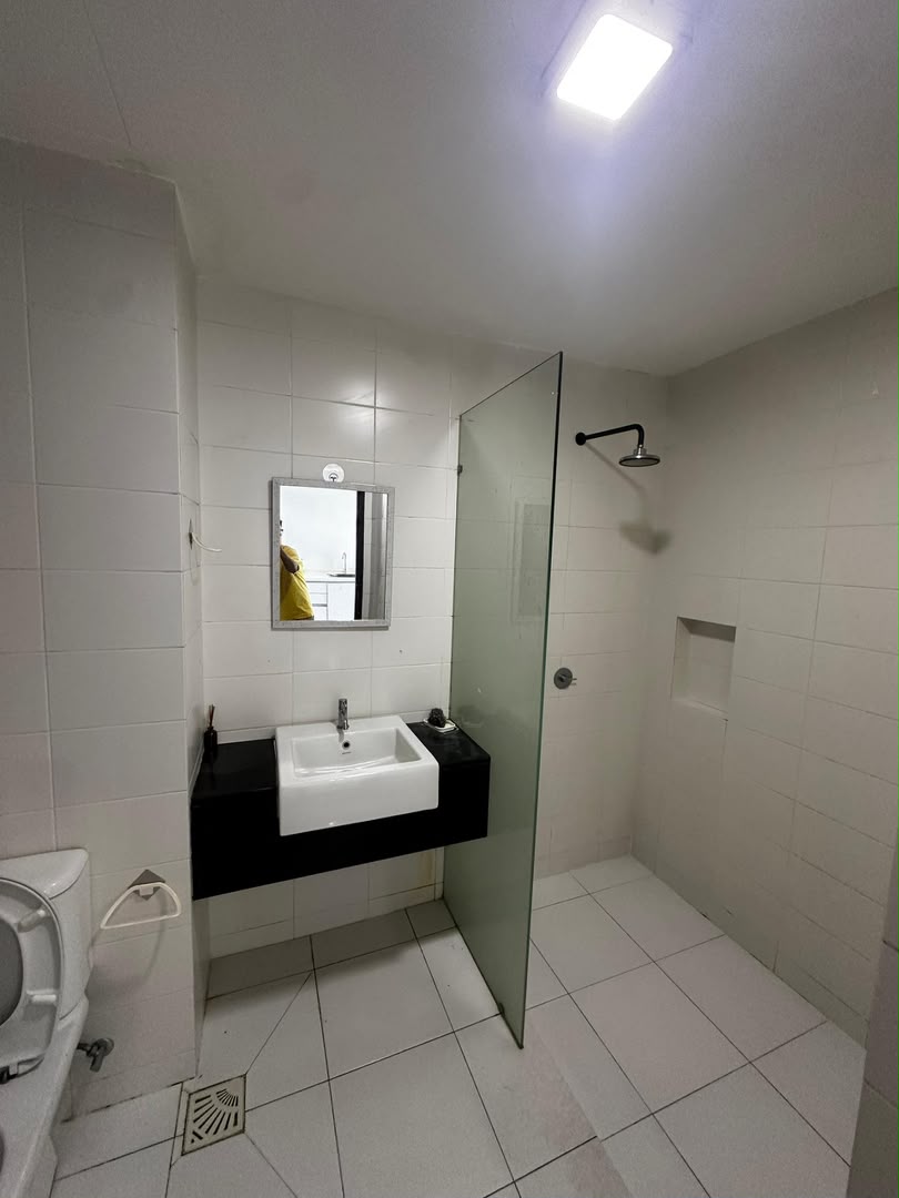 Trefoil Service Residence, Setia City image