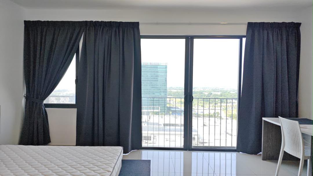 Trefoil Service Residence, Setia City image