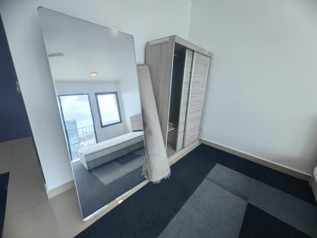 Trefoil Service Residence, Setia City image