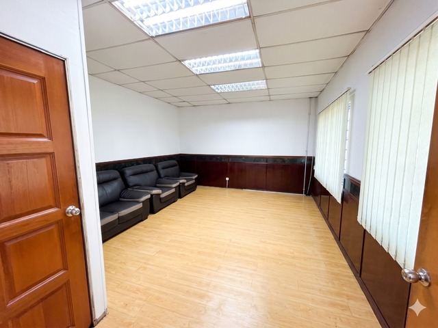 Taman Perindustrian Pandamaran image