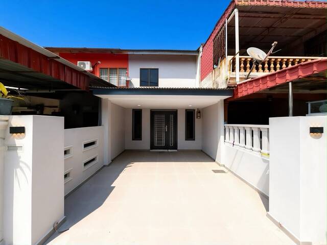 Puteri Wangsa 2 Sty Low Cost,Jalan Lading,Ulu Tiram,Renovated,Extend