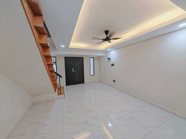 Puteri Wangsa 2 Sty Low Cost,Jalan Lading,Ulu Tiram,Renovated,Extend image